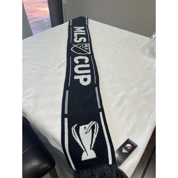 Adidas Official Atlanta United FC 2018 MLS Cup Champions Gray Black Scarf NWT - Picture 2 of 8